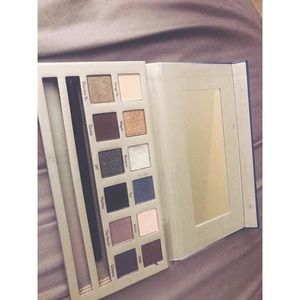 Cargo eyeshadow pallet with NEW eyeliner